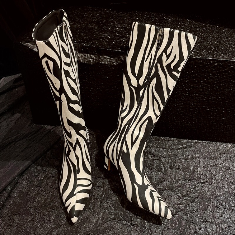 Botas de gamuza con estampado  - Leatherwork Free Patterns reseña y precio